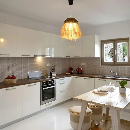 Villa Executive Paros 4 Bedrooms Almyrikia Sunset Stunning Sea View Isterni (Paros)