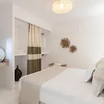 Executive Paros 4 Bedrooms Almyrikia Sunset Stunning Sea View Vila *
