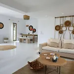 Executive Paros 4 Bedrooms Almyrikia Sunset Stunning Sea View * Isterni (Paros)